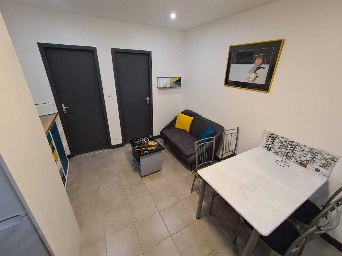 Maison 2 Chambres Parking Linge De Lit Fourni 莱萨布勒-多洛讷 外观 照片